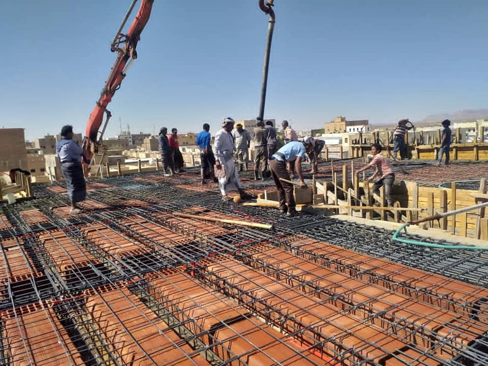 إنجاز أكثر من 60% من إنشاء مشروع مبنى المكتبة المركزية بمدينة عتق في شبوة