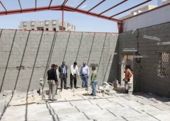 أمين محلي شبوة يزور كلية الطب بالمحافظة ويشيد بالجهود المبذولة فيها