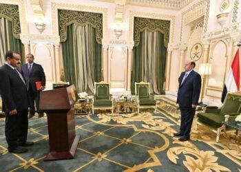 محافظ شبوة يؤدي اليمين الدستورية أمام رئيس الجمهورية