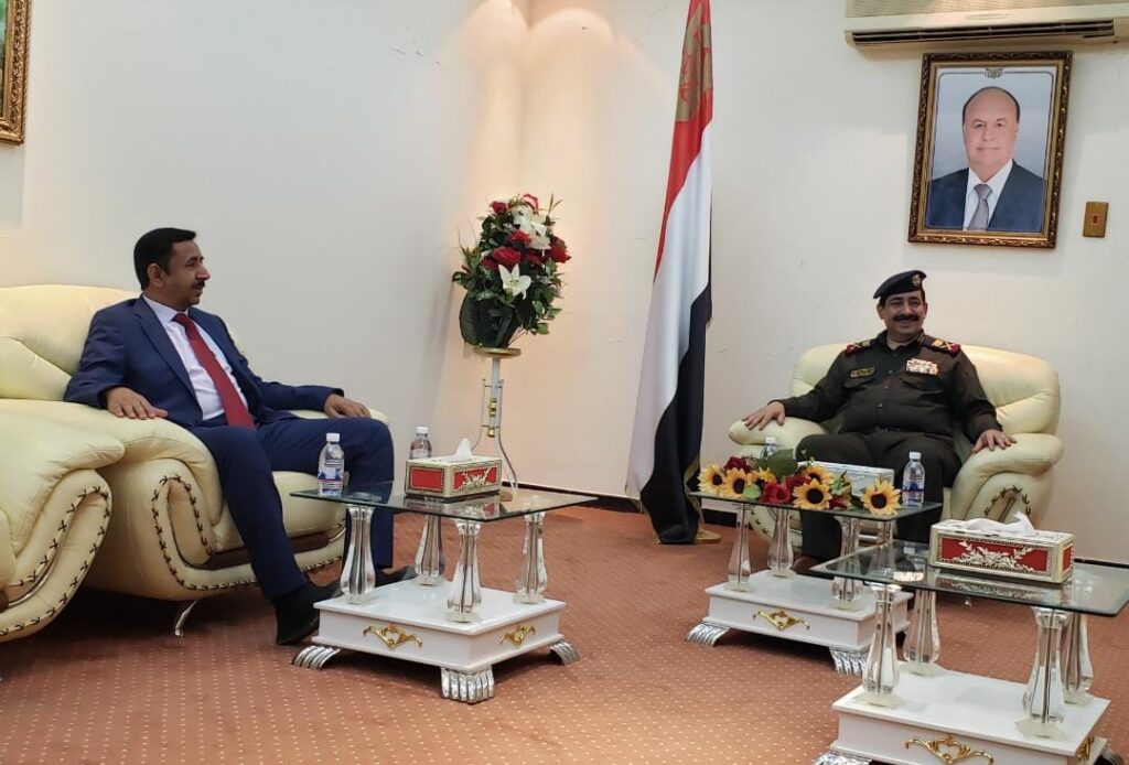محافظ شبوة يلتقي وزير الداخلية ويناقش معه الأوضاع الأمنية في المحافظة