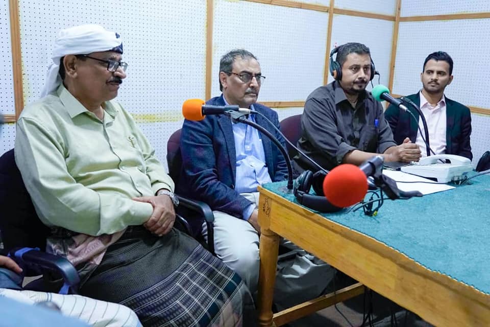 أمين عام المجلس المحلي بمحافظة شبوة يدشن بث إذاعة شبوة عبر الإنترنت