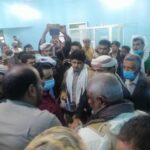 محافظ شبوة يتفقد جرحى القصف الحوثي الذي استهدف قوات العمالقة