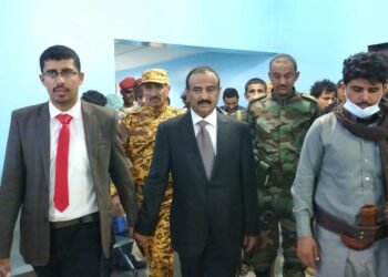 محافظ شبوة يشدد على ضرورة العناية بجرحى قوات العمالقة