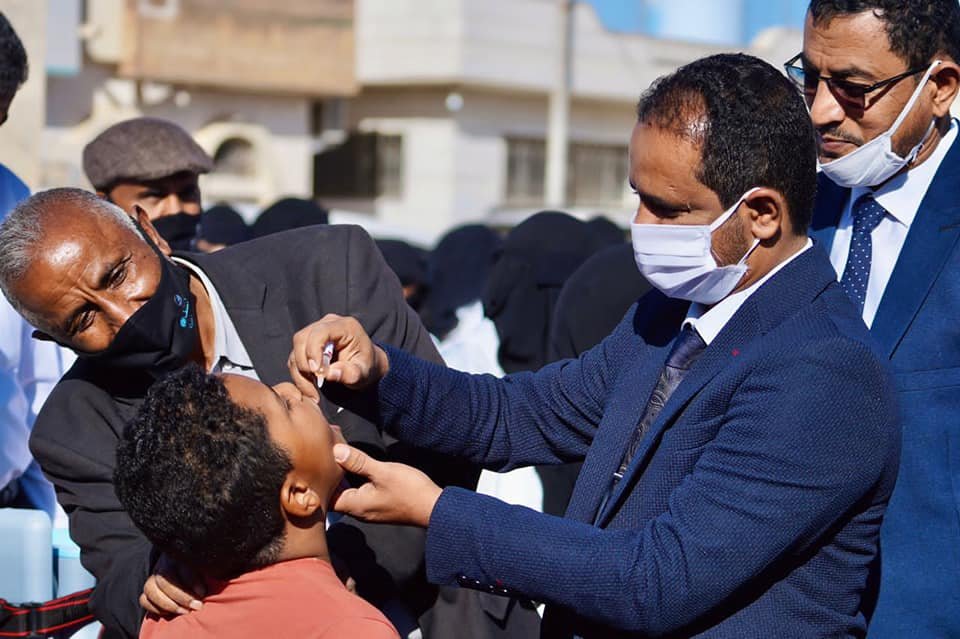 وكيل محافظة شبوة لمروق يدشن الحملة الوطنية للتحصين ضد شلل الأطفال بالمحافظة